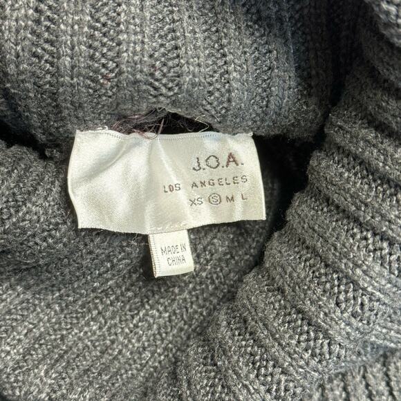 J.O.A. Black Chunky Ribbed Cold Shoulder Long Sleeve Turtleneck Sweater Women’s - Picture 3 of 9